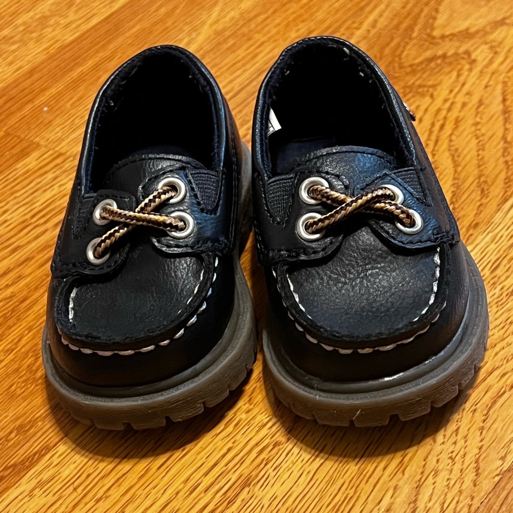 BNWOB Carter’s Toddler Loafer Boat Shoes in Navy size 4